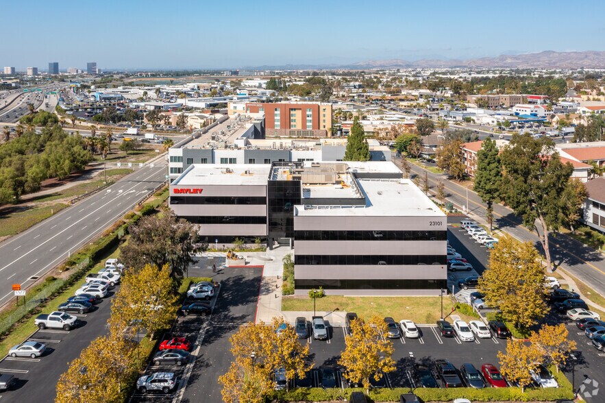 More Photos Of 23101 Lake Center Dr, Lake Forest Office For Lease