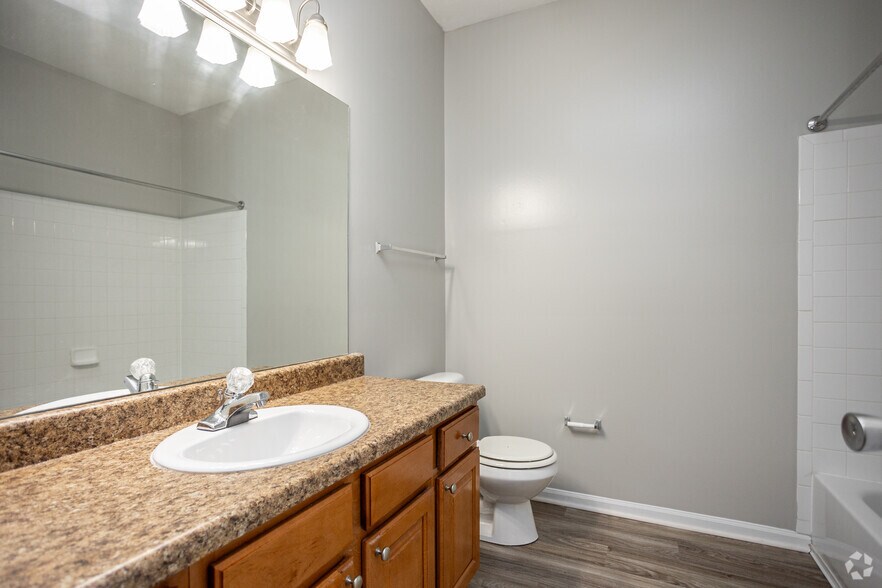 More Photos Of 501 Tiger Way, Knoxville Apartments For Sale