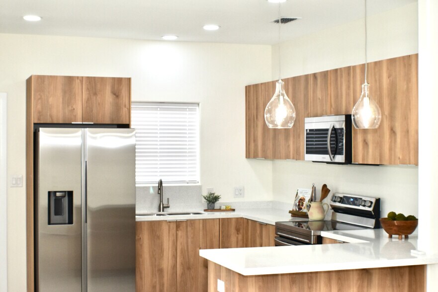 More Photos Of 2608 E Israel Ave, Alton Multifamily For Sale