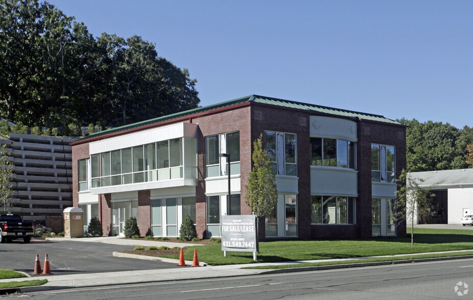 Primary Photo Of 1092 Jericho Tpke, Smithtown Storefront Retail Office For Lease