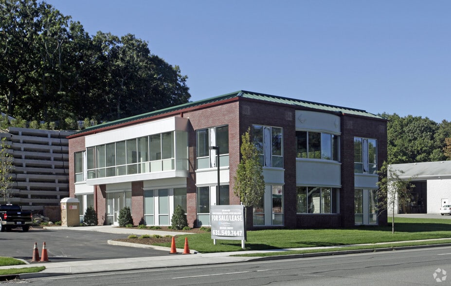 Primary Photo Of 1092 W Jericho Tpke, Commack Storefront Retail Office For Lease