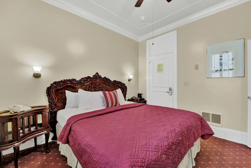 More Photos Of 407 Calle Principal, Monterey Hotel For Sale