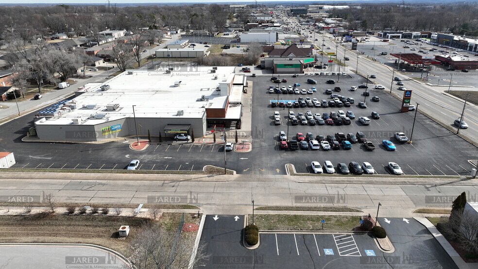 More Photos Of 2843 E Sunshine St, Springfield General Retail For Lease