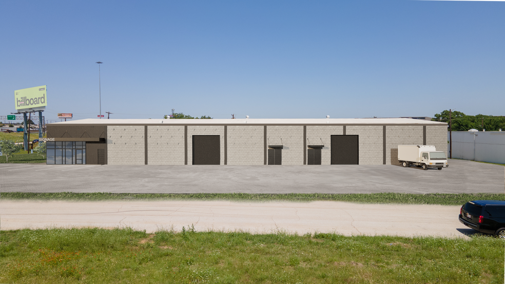 More Photos Of 813 Southway Cir, Fort Worth Warehouse For Lease