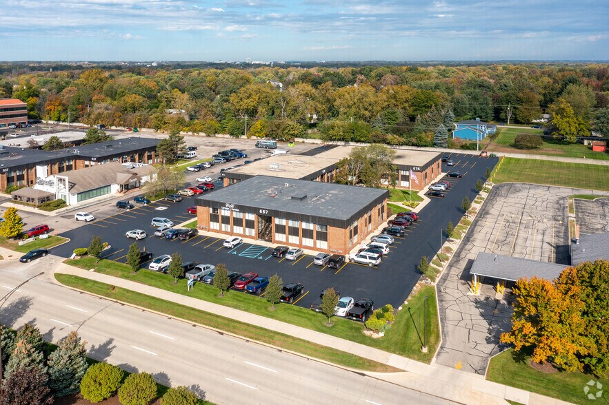 More Photos Of 667-675 E Big Beaver Rd, Troy Office For Lease