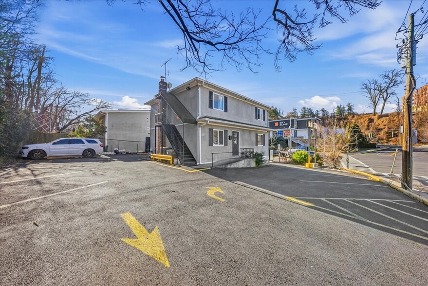 More Photos Of 2132 Central Park Ave, Yonkers Freestanding For Sale