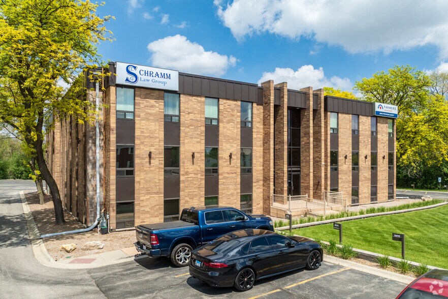 More Photos Of 240 E Lake St, Addison Office For Lease