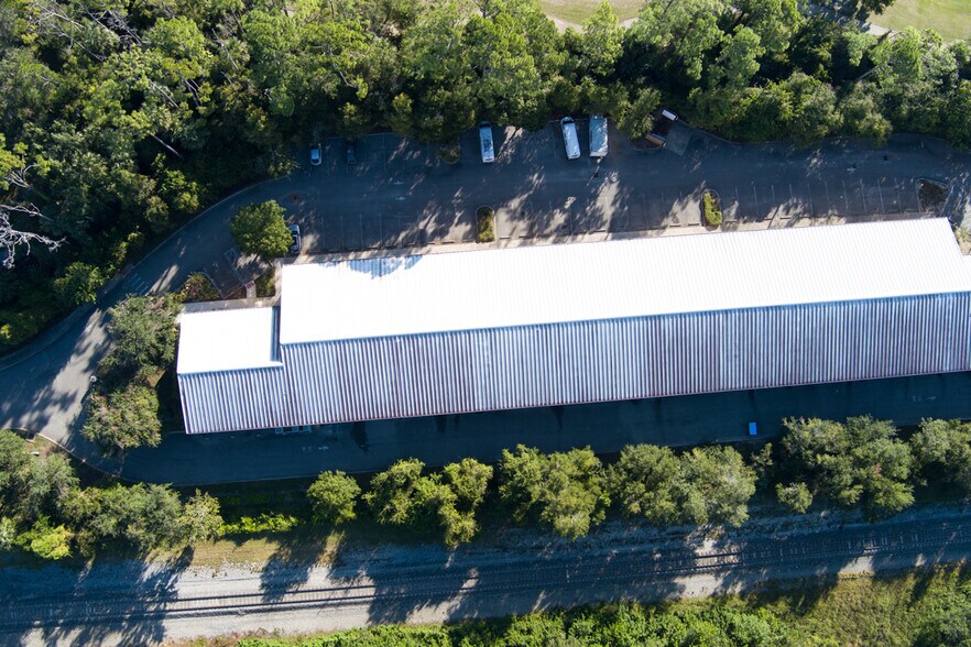 More Photos Of 585 Commonwealth Blvd, Port Orange Manufacturing For Sale