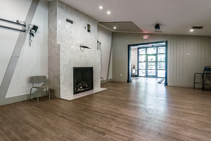 More Photos Of 8 Executive Park Rd, Hilton Head Island Restaurant For Sale