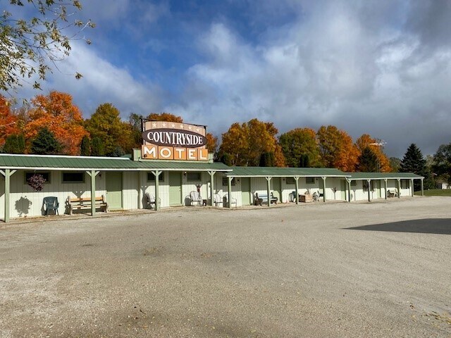 More Photos Of 3145 Stevenson Pier Cir, Sturgeon Bay Hotel For Sale