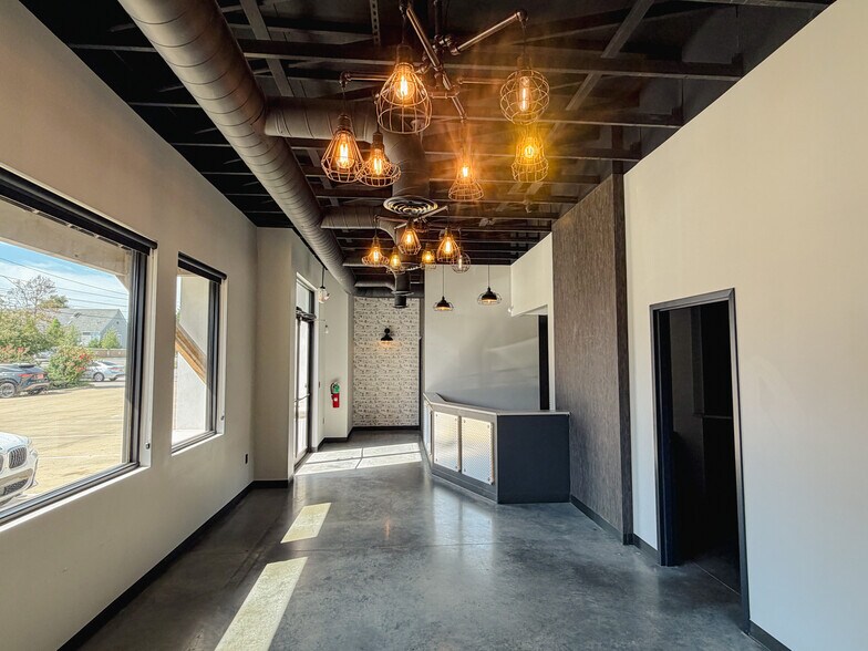 More Photos Of 1713 S Peoria Ave, Tulsa Medical For Lease