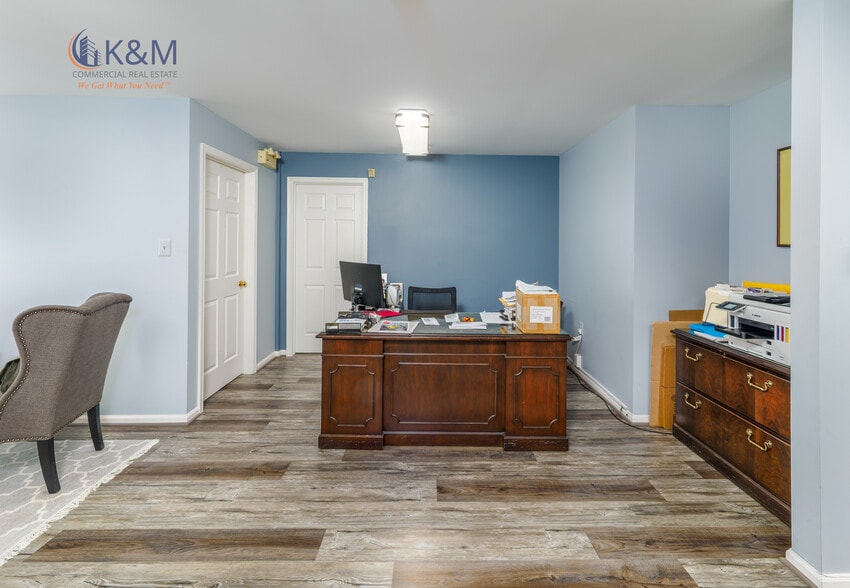 More Photos Of 10520 Warwick Ave, Fairfax Medical For Sale