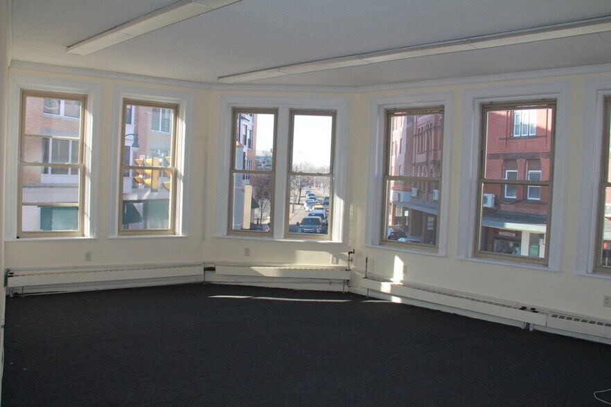 More Photos Of 1 Park St, Attleboro Storefront Retail Office For Lease