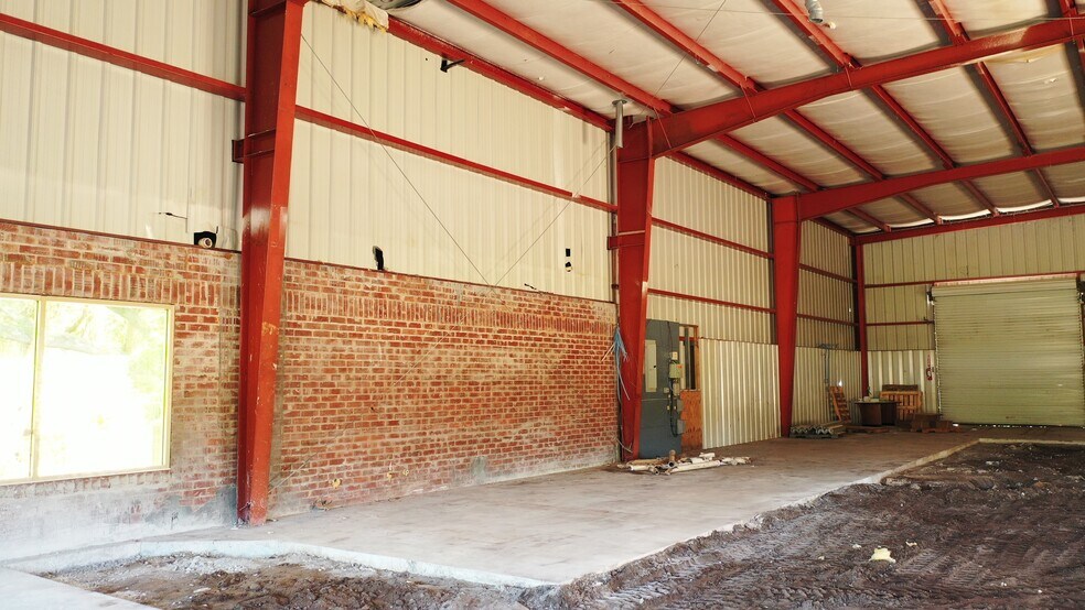 More Photos Of 1996 US Highway 1, Rockledge Light Distribution For Sale