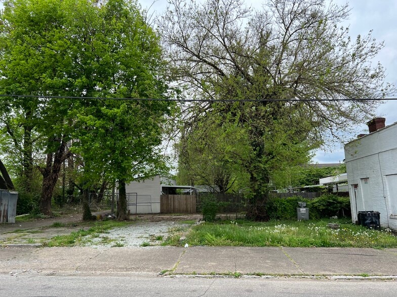 More Photos Of 2747 Bank St, Louisville Flex For Sale