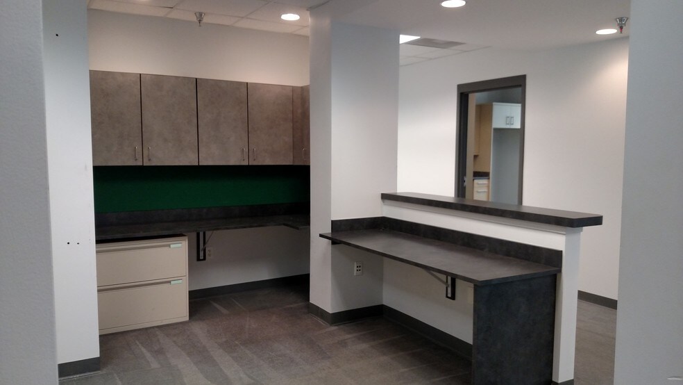 More Photos Of 2528 Independence Blvd, Wilmington Office For Lease