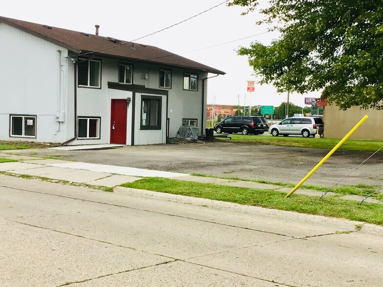 More Photos Of 23233 S Chrysler Dr, Hazel Park Office For Sale