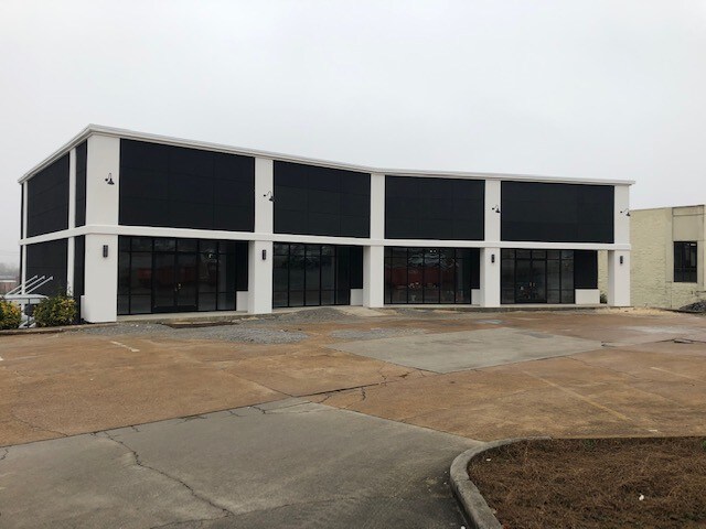 More Photos Of 6209 Lee Hwy, Chattanooga Storefront For Lease