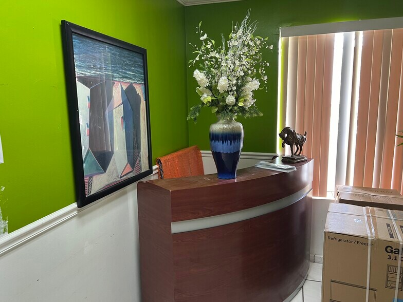 More Photos Of 627-637 W Flagler St, Miami Hotel For Sale