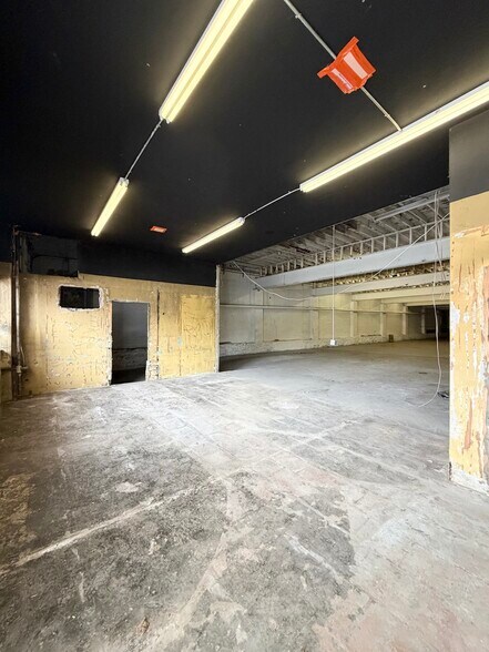 More Photos Of 150 Rose St, Lexington Flex For Lease