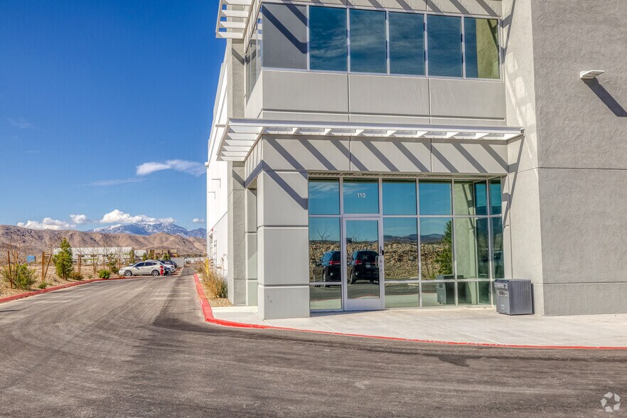 More Photos Of 915 E Dale Ave, Henderson Warehouse For Sale