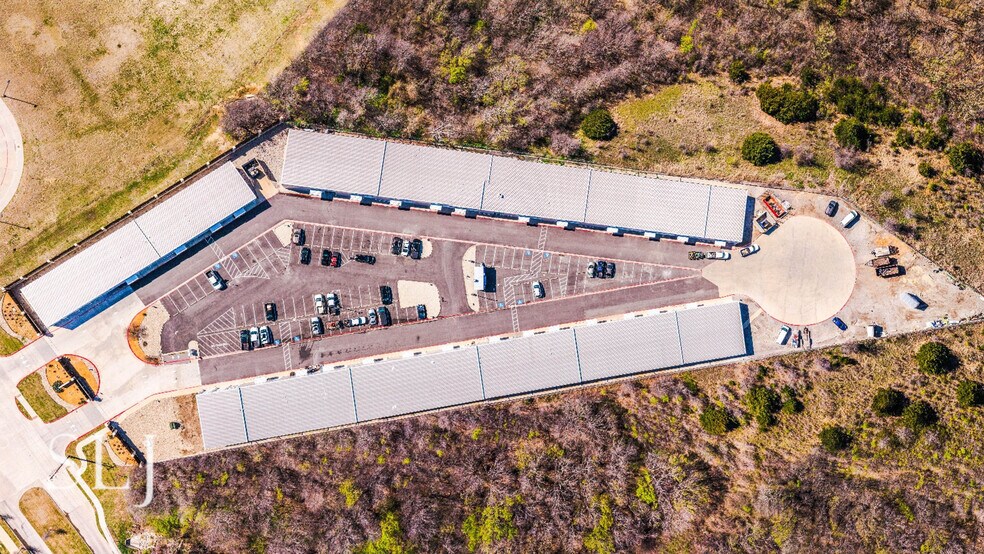 More Photos Of 1518 Navo Rd, Aubrey Showroom For Sale