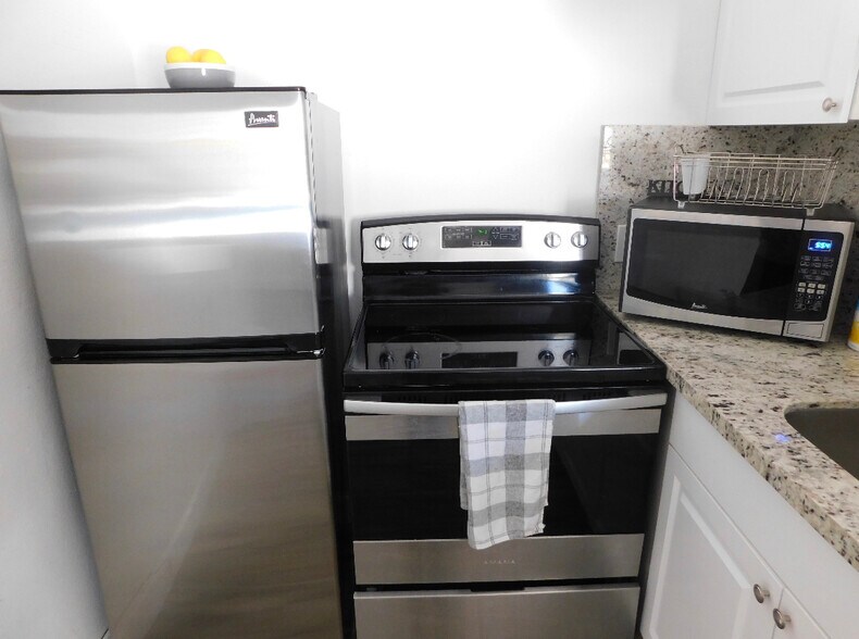 More Photos Of 100 Sandal Ln, Palm Beach Shores Apartments For Sale