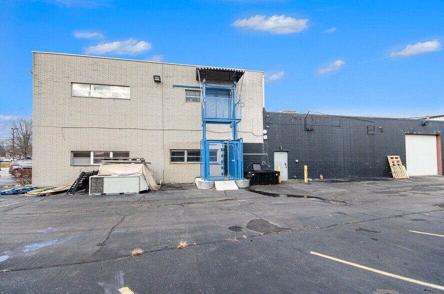 More Photos Of 25315 Kean St, Dearborn Industrial For Lease