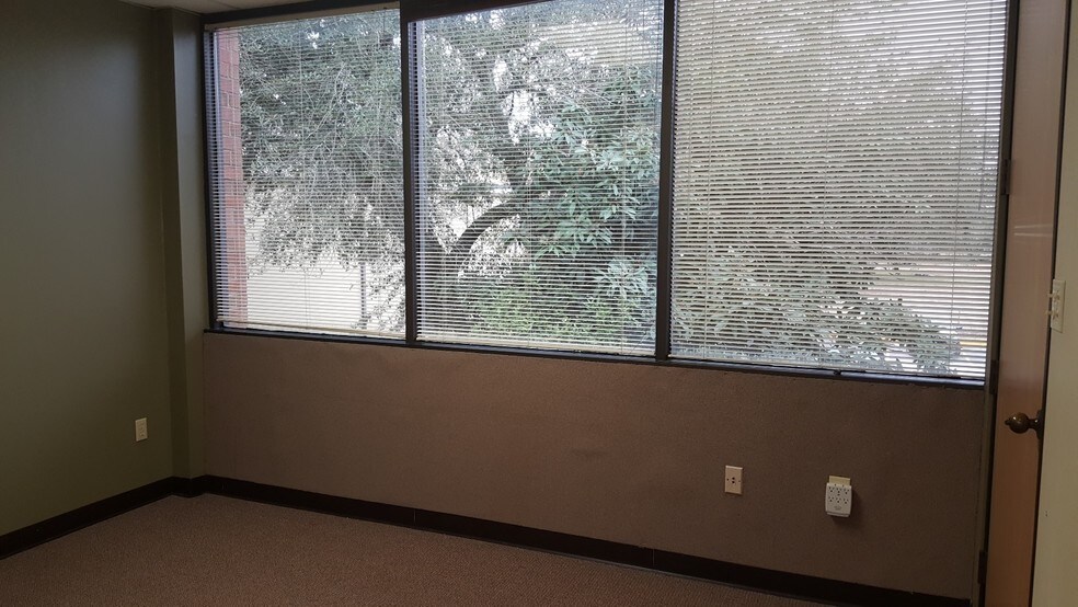 More Photos Of 1720 Kaliste Saloom Rd, Lafayette Office For Lease