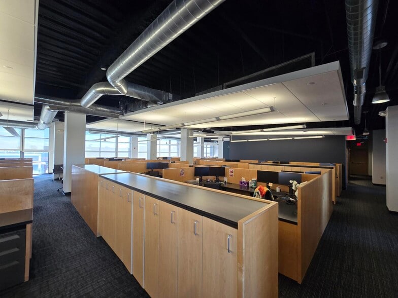More Photos Of 505 Market St, West Des Moines Office For Sale