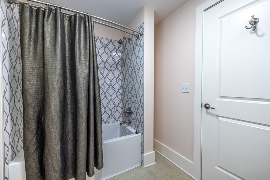 More Photos Of 1651 Pryor Rd SW, Atlanta Loft Creative Space For Sale