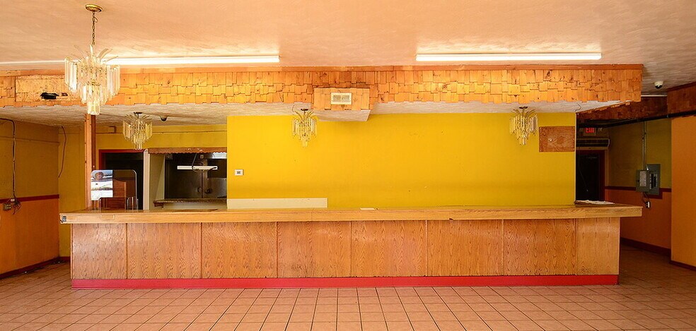 More Photos Of 6500 Railroad Ave, Omaha Restaurant For Lease