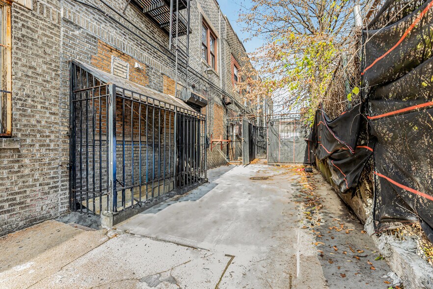 More Photos Of 3910 White Plains Rd, Bronx Storefront Retail Office For Sale