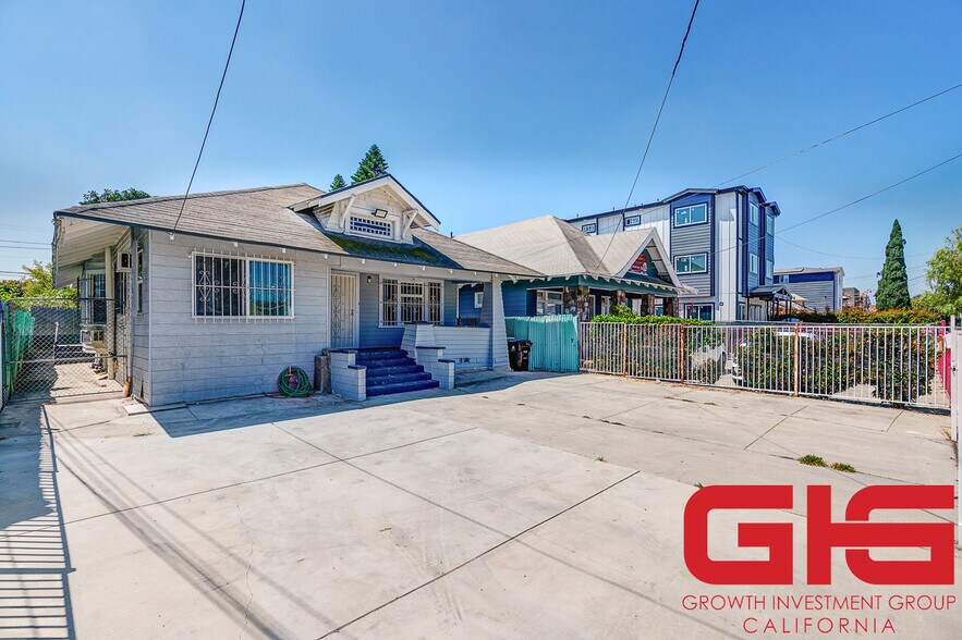 More Photos Of 1234 W 37th Dr, Los Angeles Multifamily For Sale