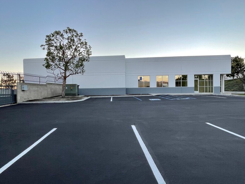 More Photos Of 20712 Civic Center Dr, Lake Forest Warehouse For Lease