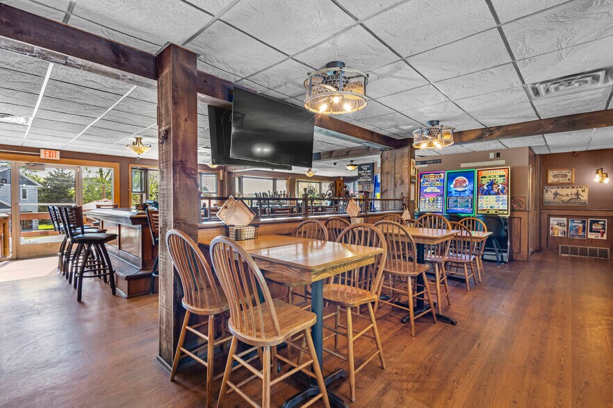 More Photos Of N4111 S Lakeshore Dr, Markesan Restaurant For Sale
