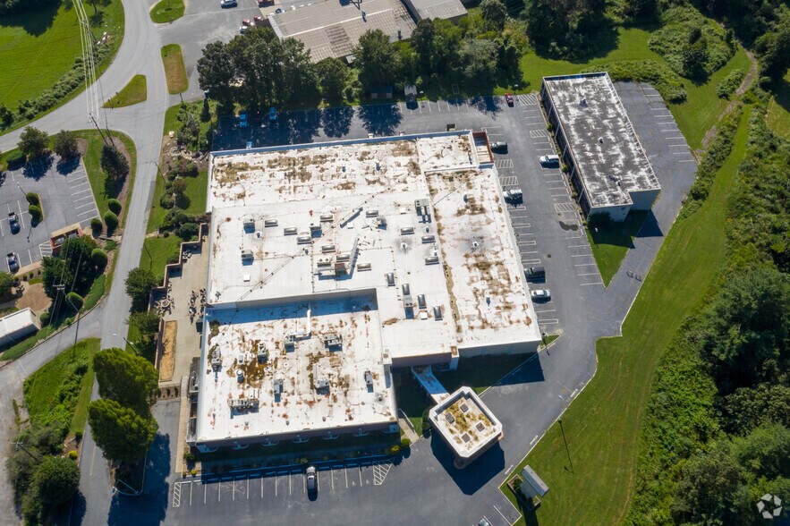 More Photos Of 201 Sugarloaf Rd, Hendersonville Hotel For Sale