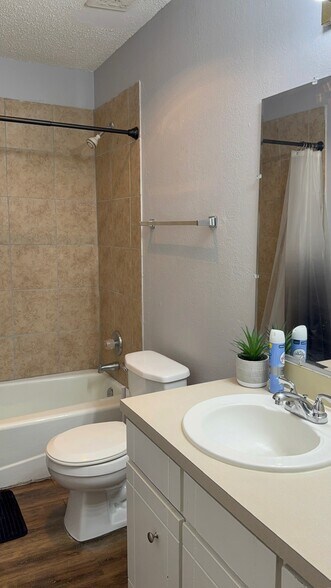 More Photos Of 7410 Quaker Ave, Lubbock Apartments For Sale