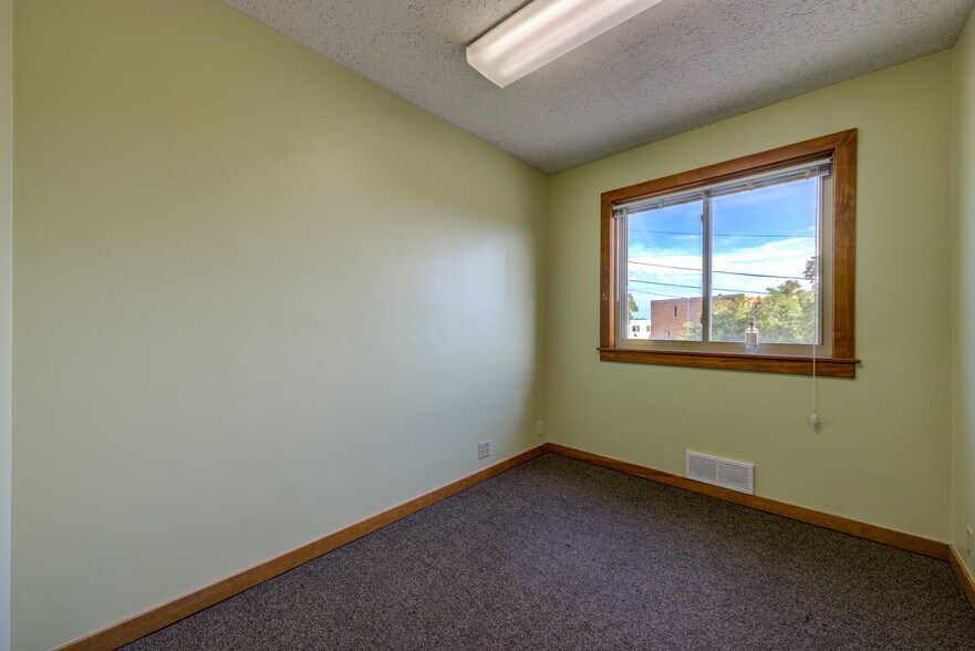 More Photos Of 800 N 42nd Ave, Minneapolis Medical For Lease