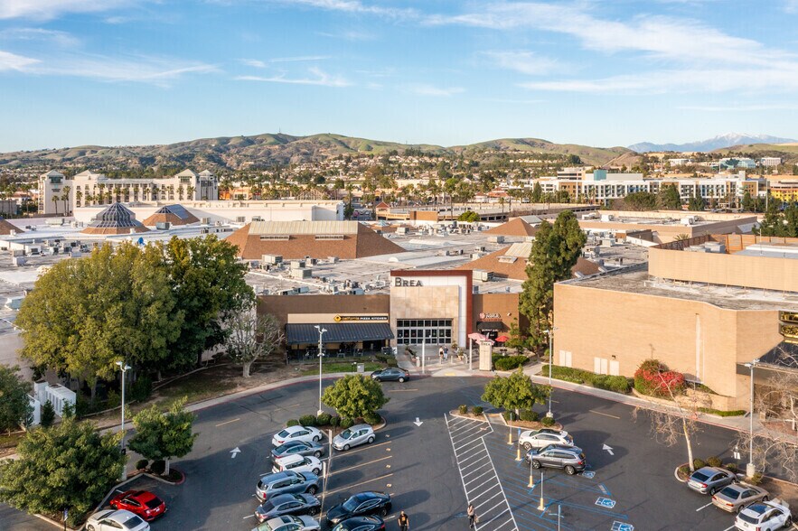 More Photos Of 1065 Brea Mall, Brea General Retail For Lease