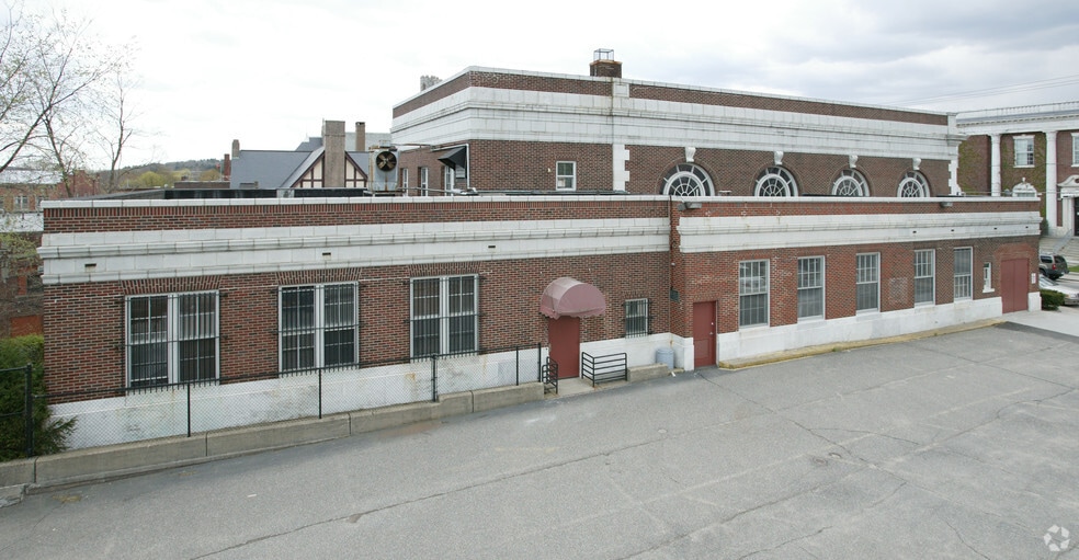 More Photos Of 236 Prospect St, Torrington Bank For Sale