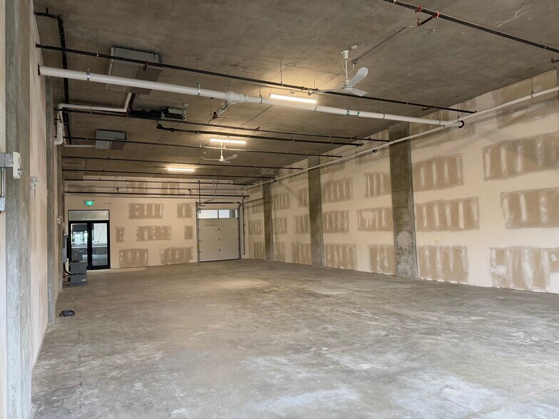 More Photos Of 8188 Manitoba St, Vancouver Light Distribution For Sale