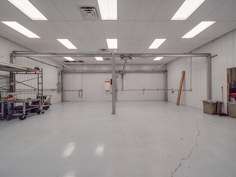 More Photos Of 4400 Republic Ct, Concord Warehouse For Lease