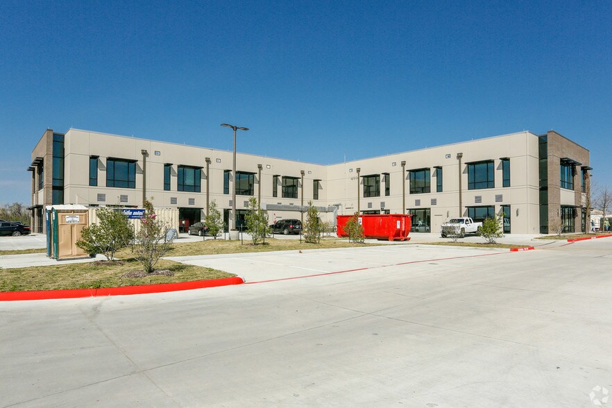 More Photos Of 8540 Broadway St, Pearland Medical For Lease