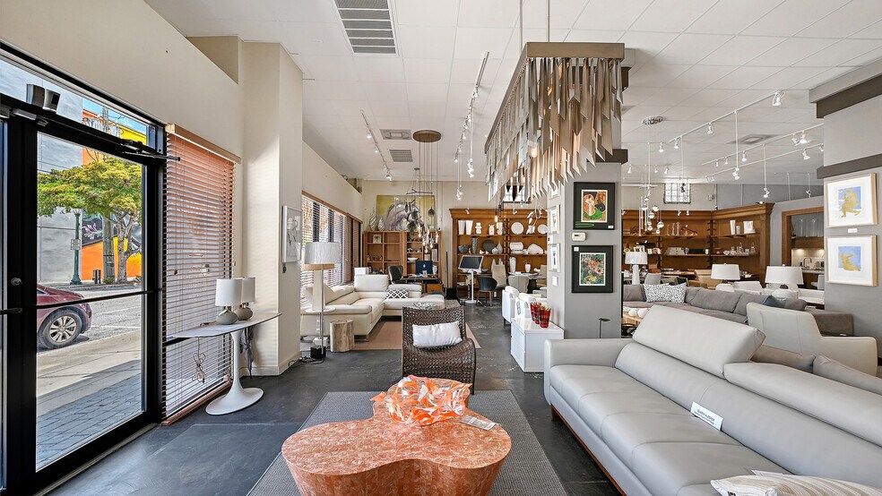 More Photos Of 622 Central Ave, Sarasota Freestanding For Sale