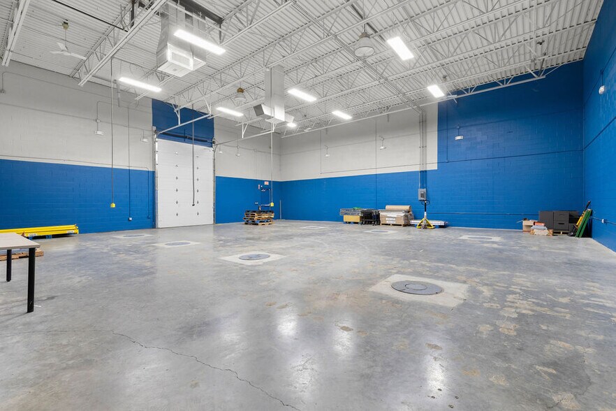 More Photos Of 3051 Delta Marine Dr, Reynoldsburg Light Manufacturing For Sale