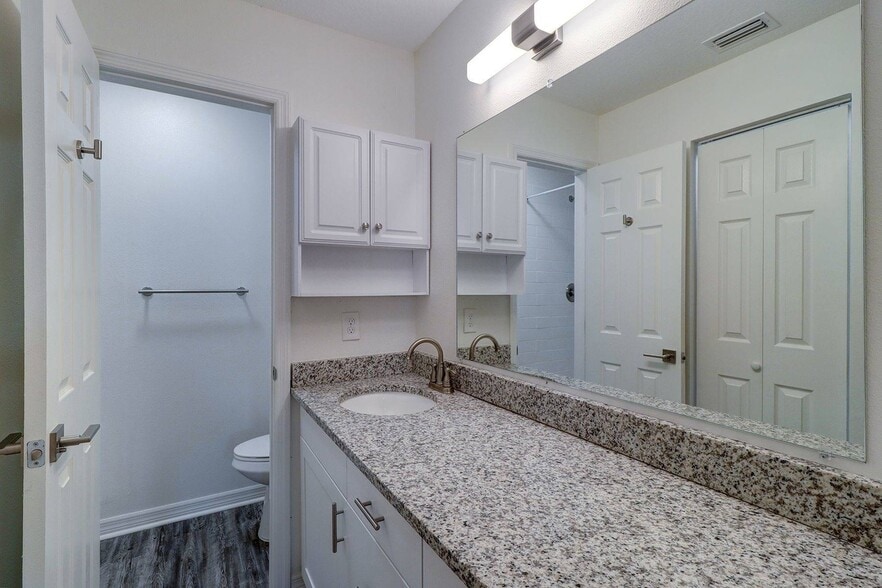 More Photos Of 7011 San Ramon Pl, Tampa Apartments For Sale