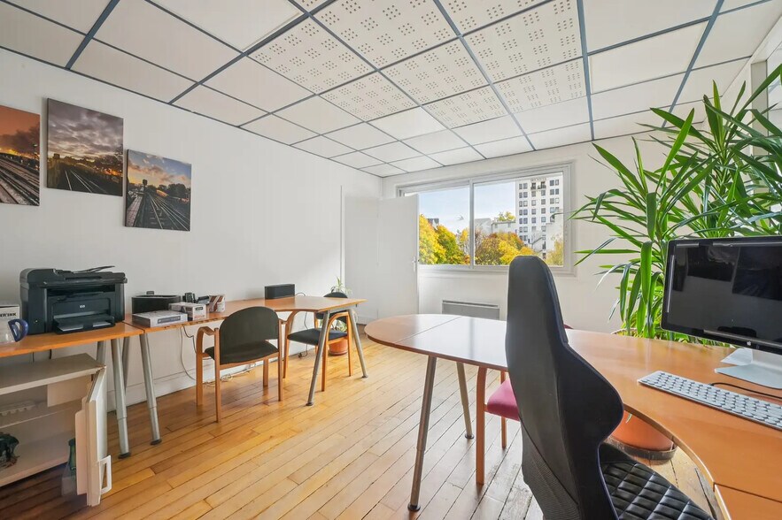 More Photos Of 20 Rue Marx Dormoy, Paris Office For Sale