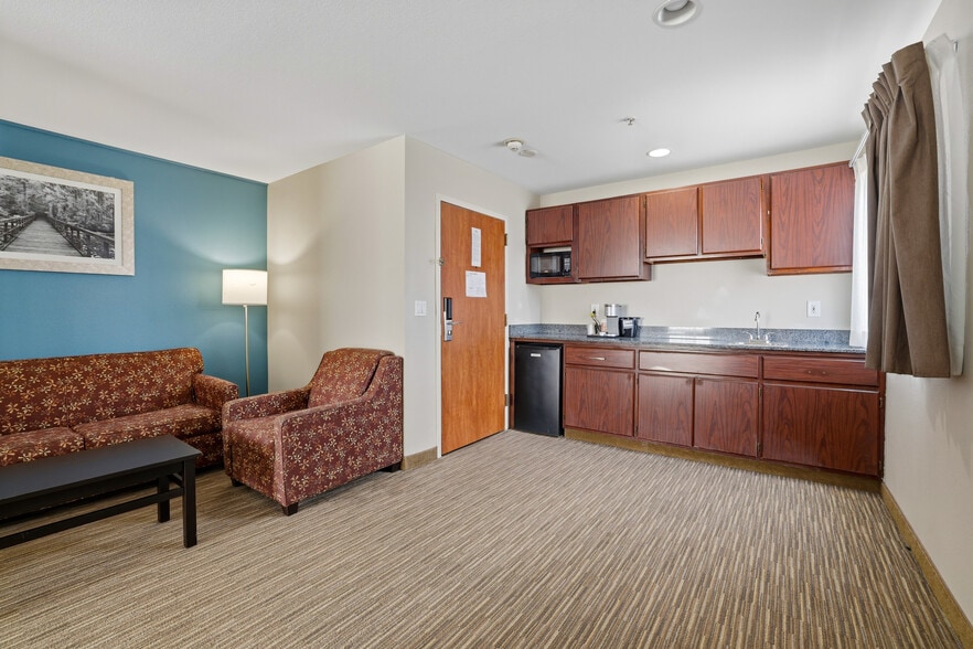 More Photos Of 1575 S Meridian Rd, Meridian Hotel For Sale