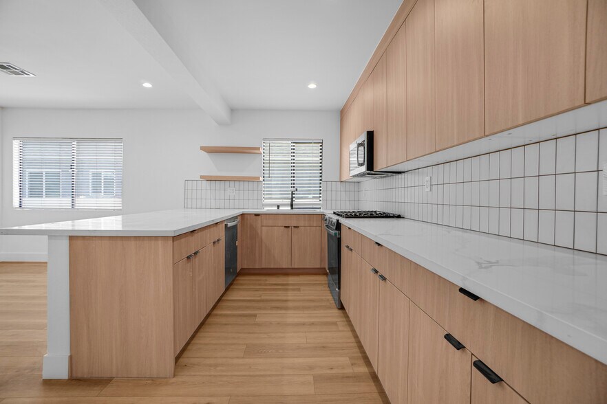 More Photos Of 12527 Cranbrook Ave, Hawthorne Apartments For Sale